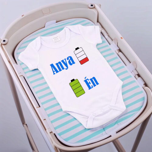 „Anya–Én” töltöttség mintás rövid ujjú babaruha